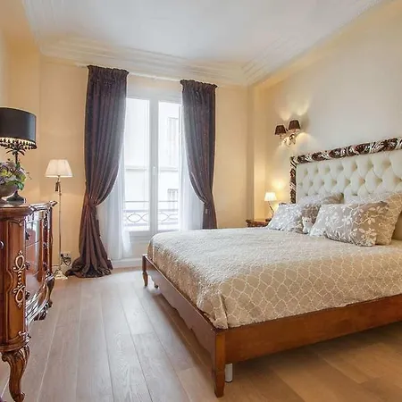 Palais Des Arcades Apartment
